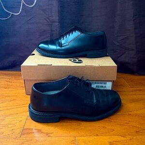 Sleek Black Leather Oxford Shoes